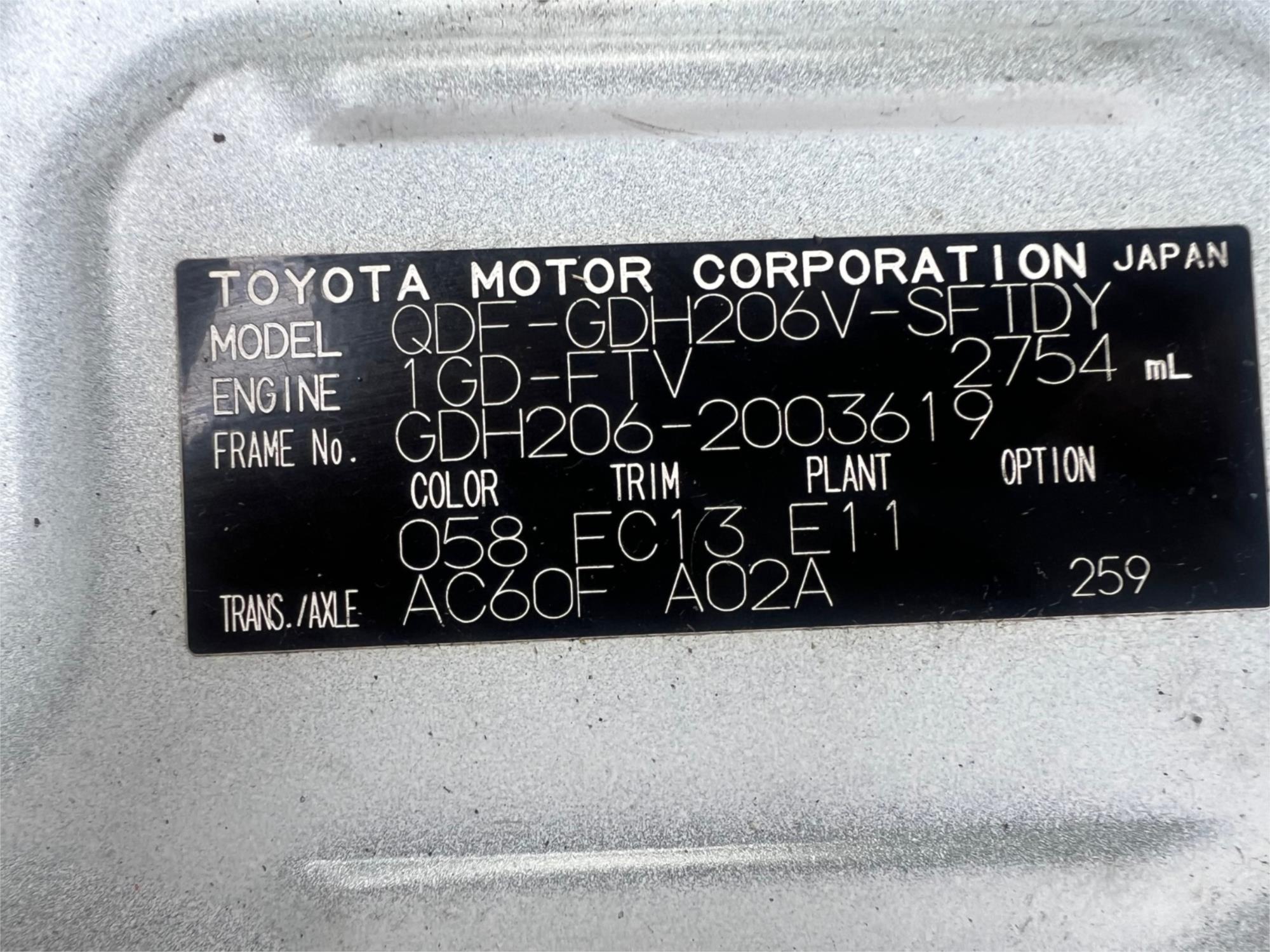 2018 TOYOTA HIACE GDH206 6 SP AUTOMATIC VAN