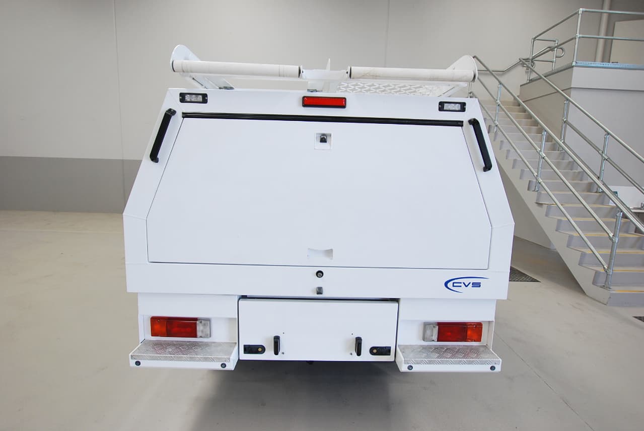2015 TOYOTA HILUX KUN26R AUTOMATIC CAB CHASSIS