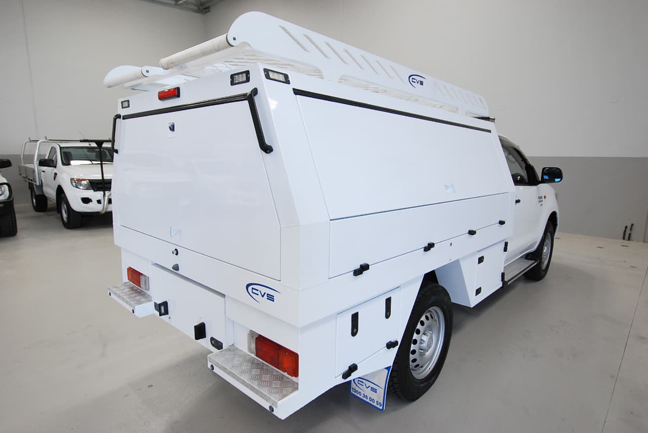 2015 TOYOTA HILUX KUN26R AUTOMATIC CAB CHASSIS