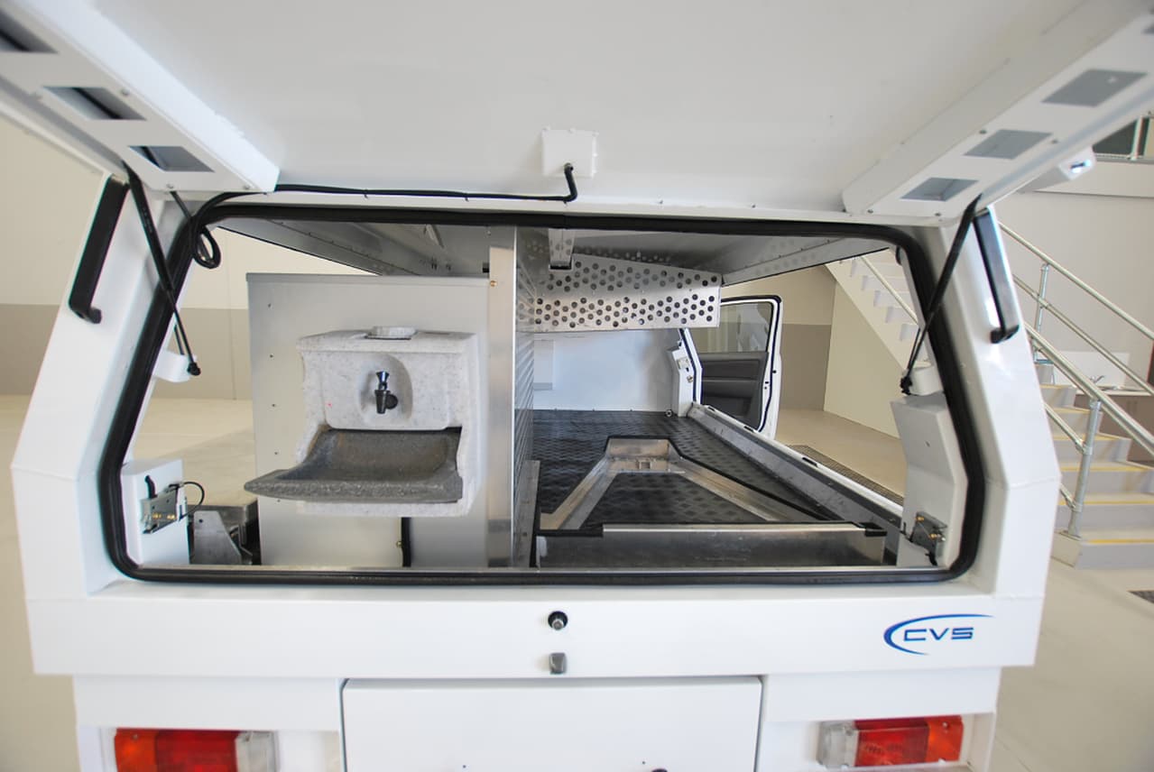 2015 TOYOTA HILUX KUN26R AUTOMATIC CAB CHASSIS