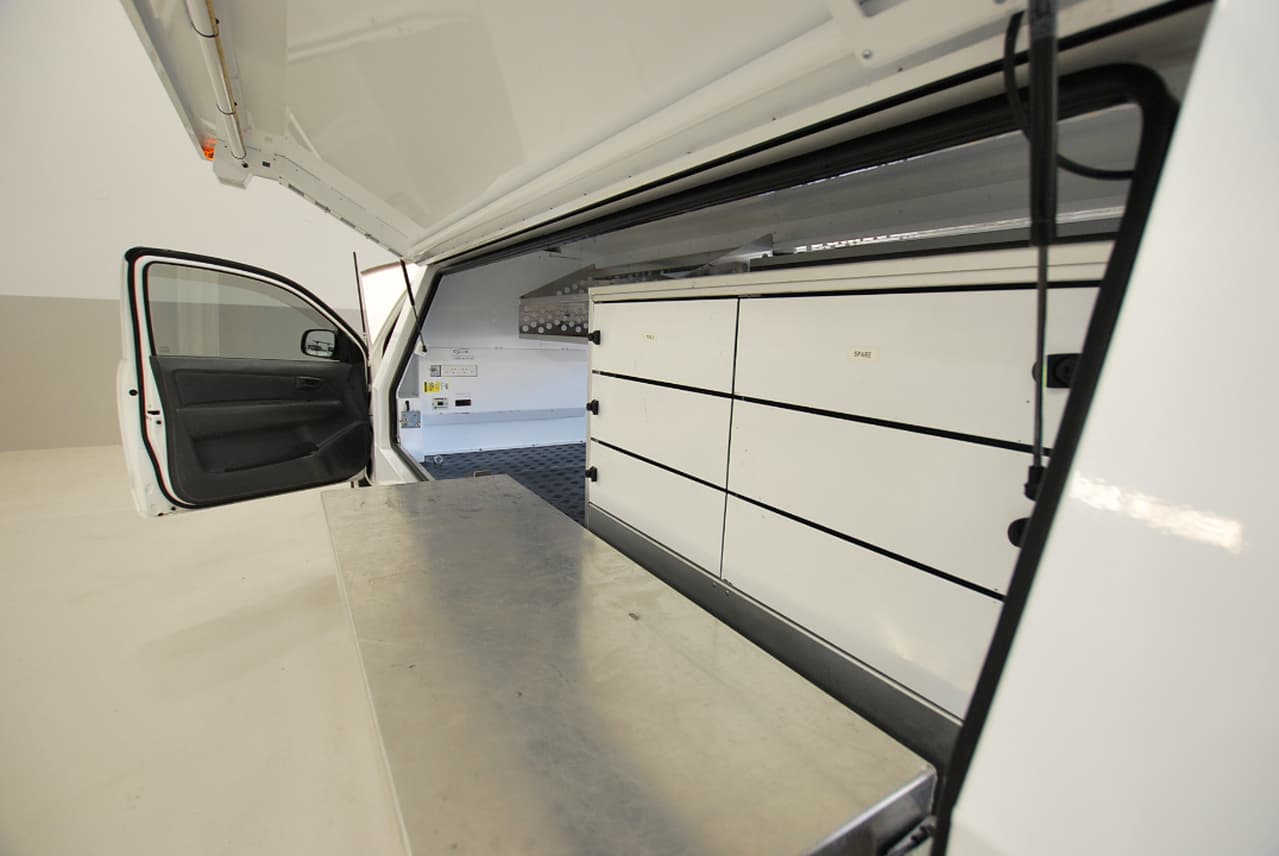 2015 TOYOTA HILUX KUN26R AUTOMATIC CAB CHASSIS
