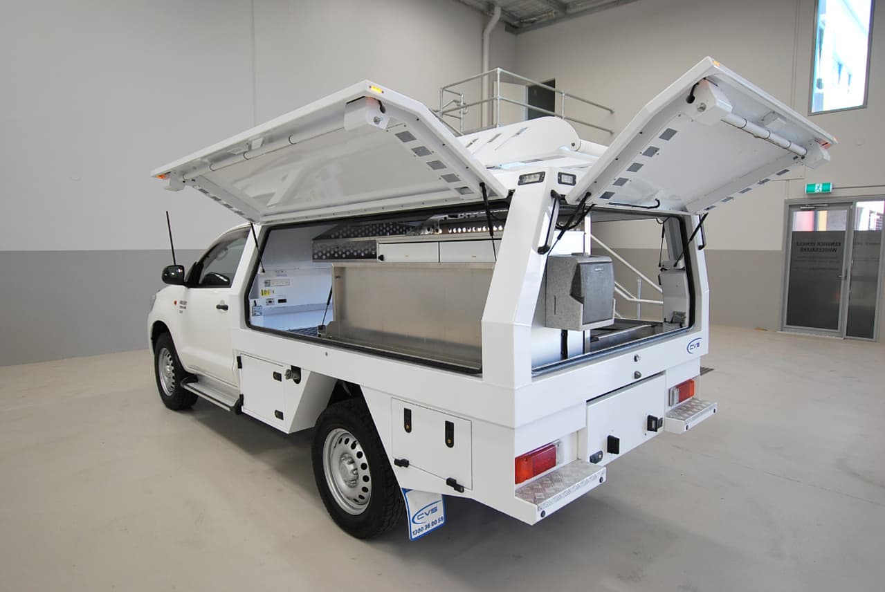 2015 TOYOTA HILUX KUN26R AUTOMATIC CAB CHASSIS