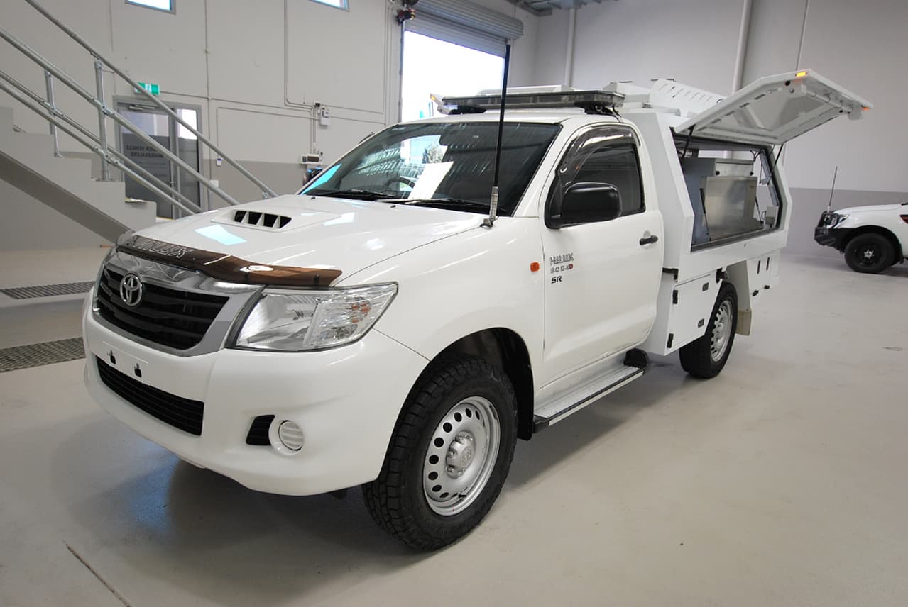 2015 TOYOTA HILUX KUN26R AUTOMATIC CAB CHASSIS