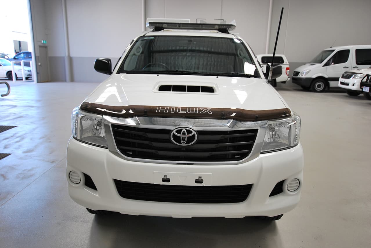 2015 TOYOTA HILUX KUN26R AUTOMATIC CAB CHASSIS