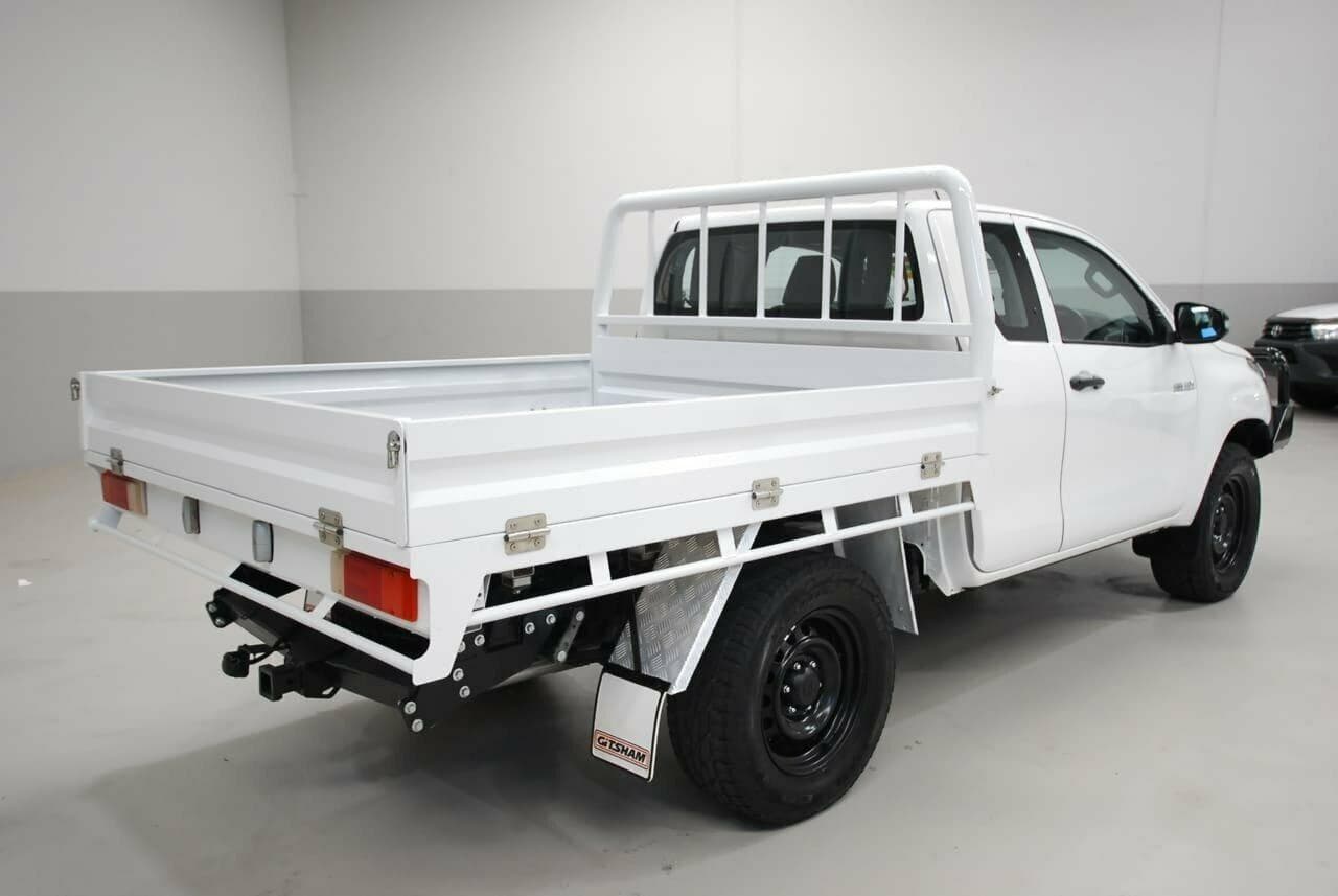2016 TOYOTA HILUX GUN125R MANUAL CAB CHASSIS