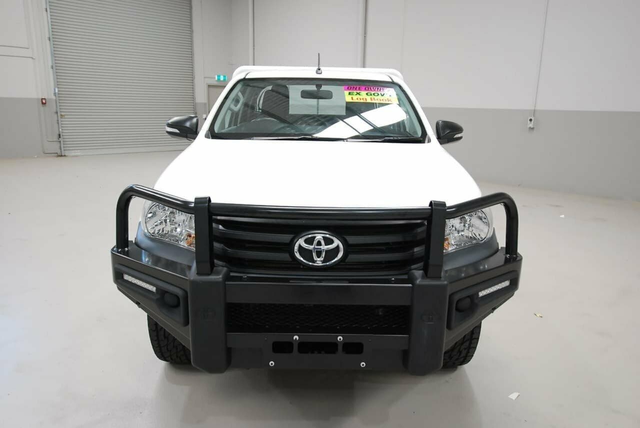 2016 TOYOTA HILUX GUN125R MANUAL CAB CHASSIS