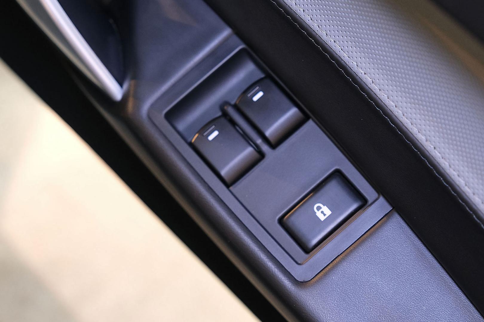 2012 TESLA SPORT 2.5 AUTOMATIC ROADSTER