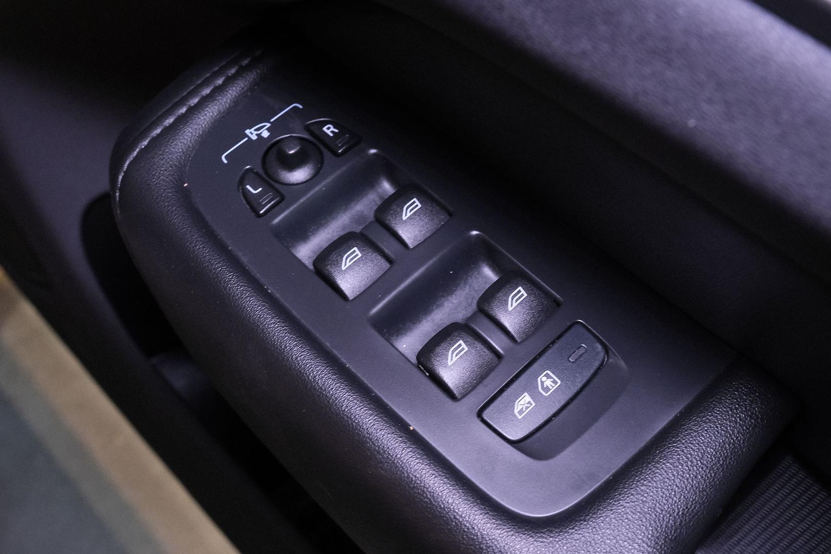 2023 VOLVO XC60 ULTIMATE B5 BRIGHT AUTO AWD MY23 WAGON