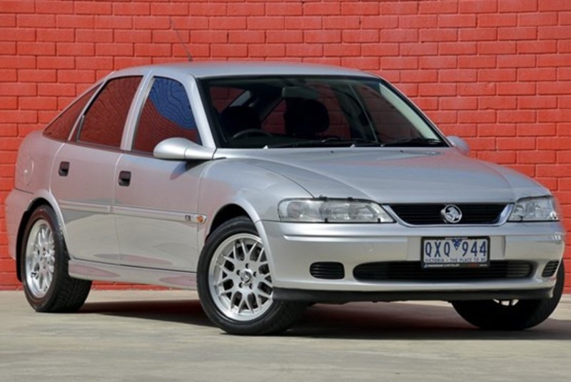 2000 HOLDEN VECTRA GL JS II