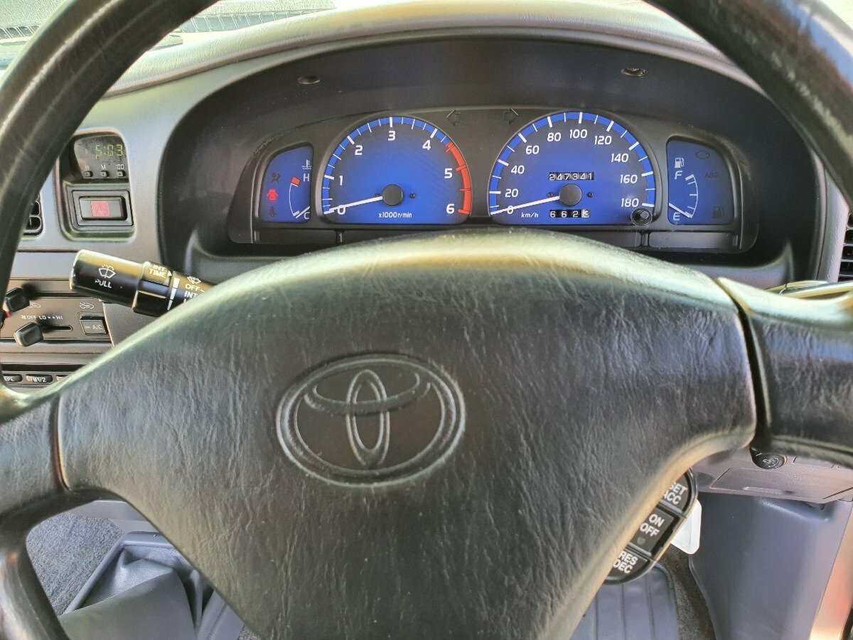 2004 TOYOTA HILUX KZN165R 5 SP MANUAL 4X4 4D DUAL CAB PICK-UP