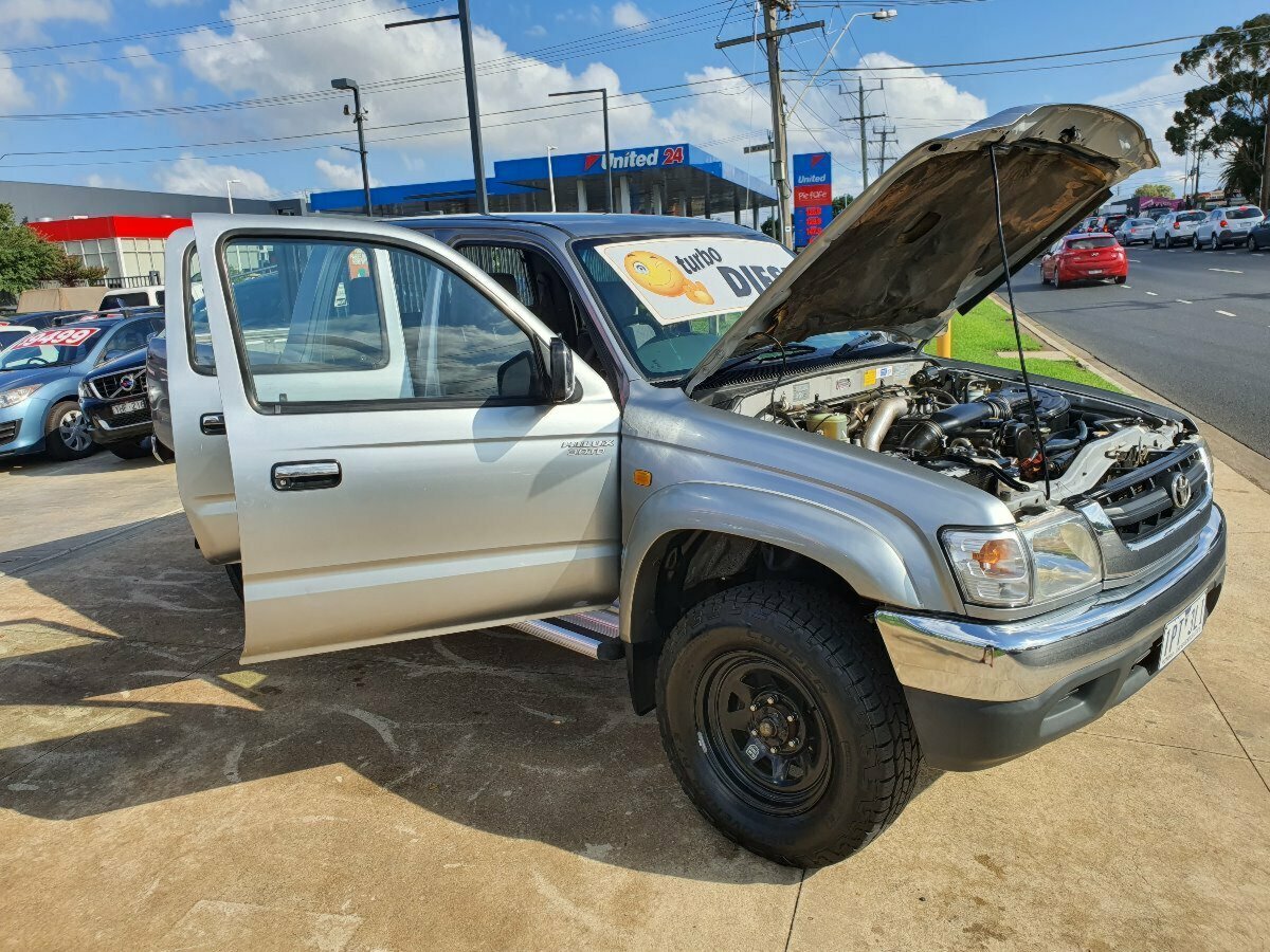 2004 TOYOTA HILUX KZN165R 5 SP MANUAL 4X4 4D DUAL CAB PICK-UP