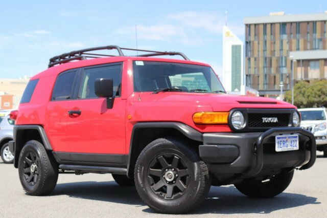 2014 TOYOTA FJ CRUISER AUTOMATIC WAGON