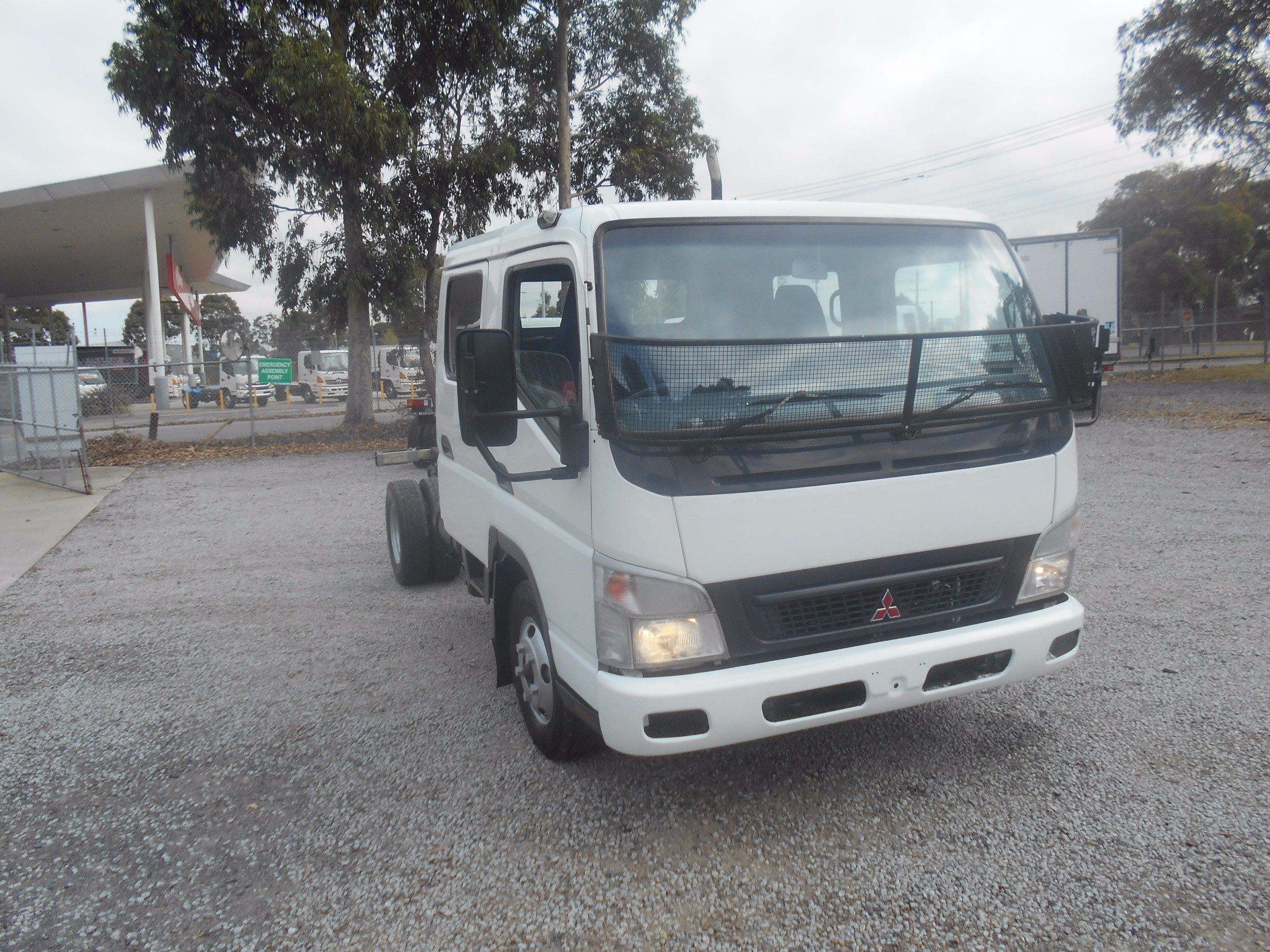 2007 MITSUBISHI CANTER ##DUAL CAB## TRUCK MANUAL CAB CHASSIS