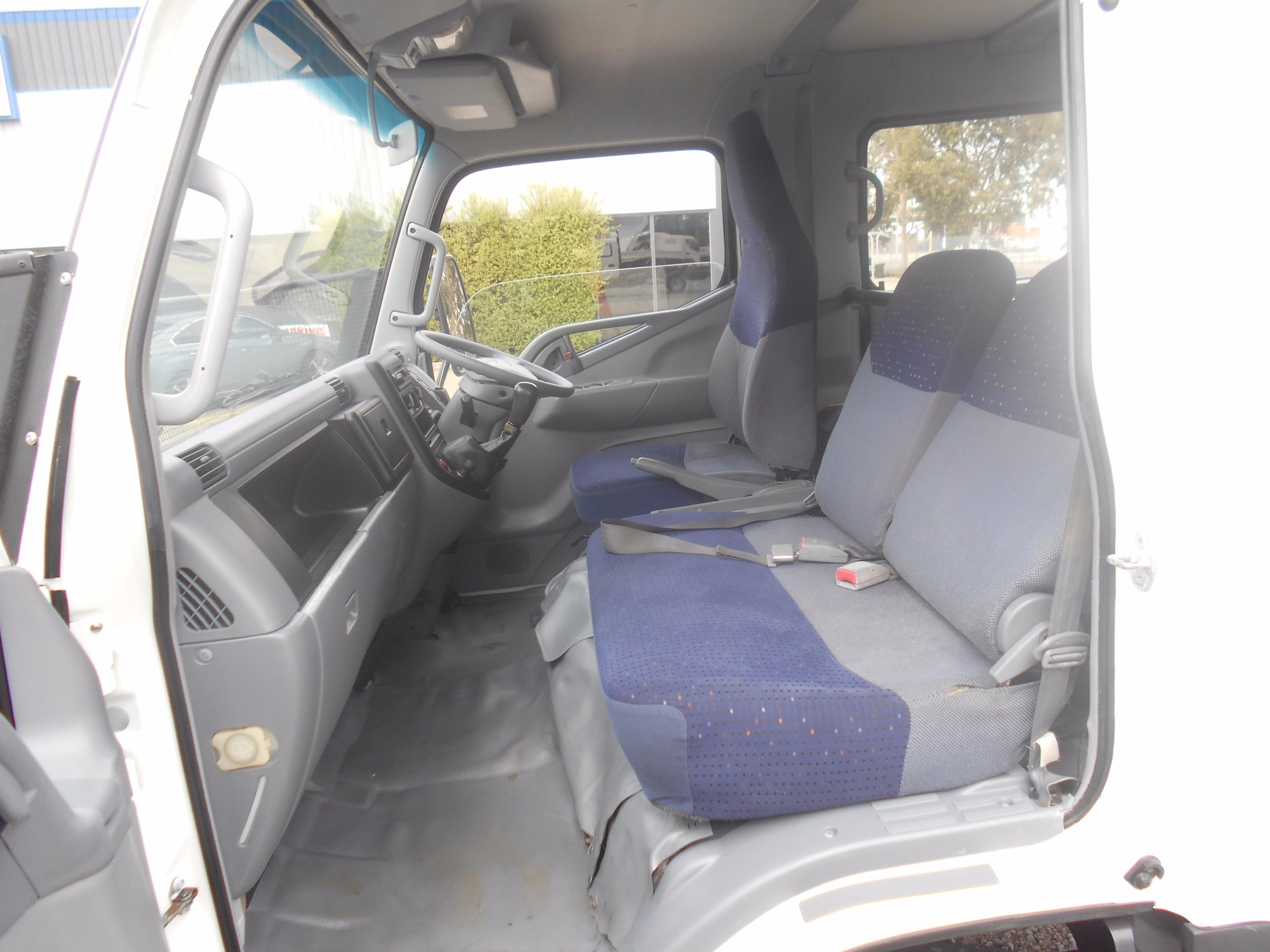 2007 MITSUBISHI CANTER ##DUAL CAB## TRUCK MANUAL CAB CHASSIS