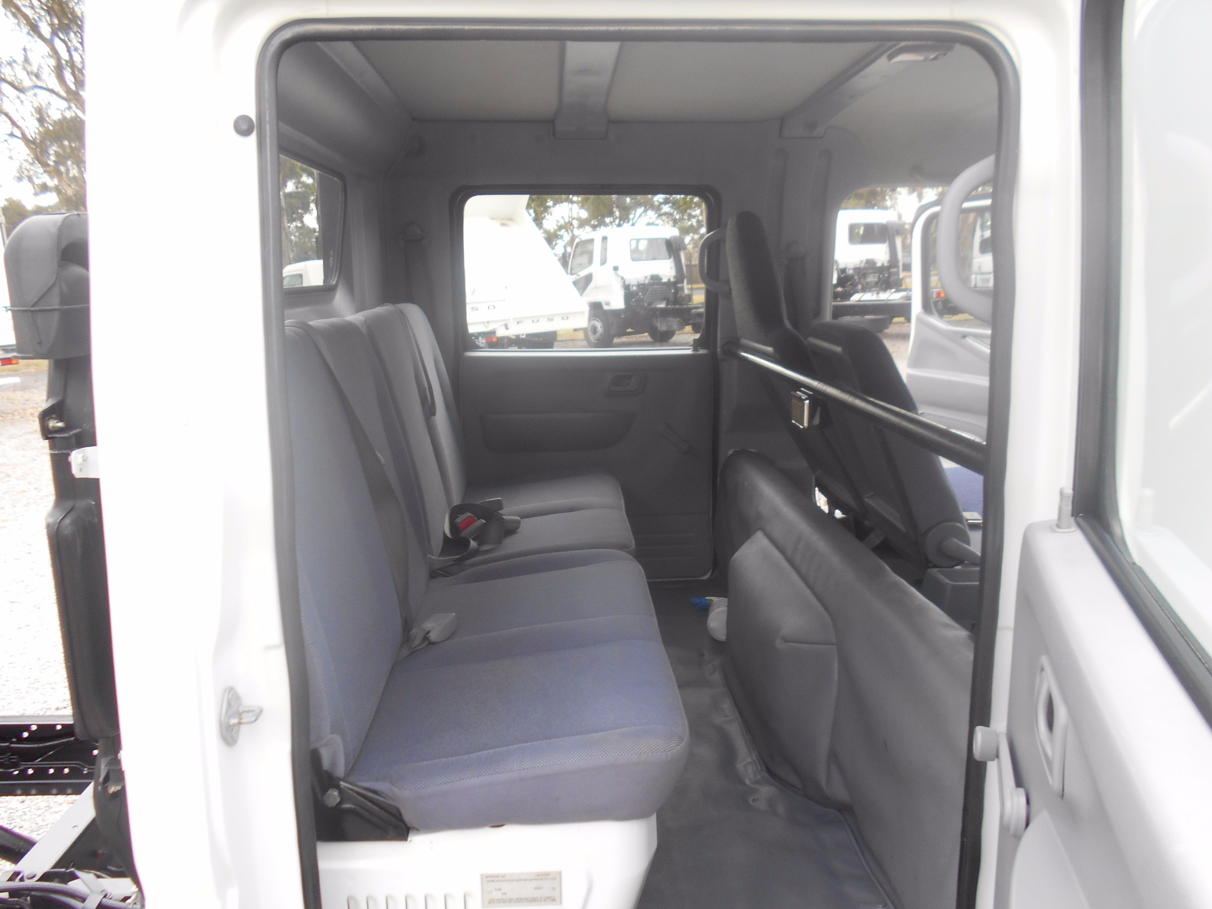 2007 MITSUBISHI CANTER ##DUAL CAB## TRUCK MANUAL CAB CHASSIS
