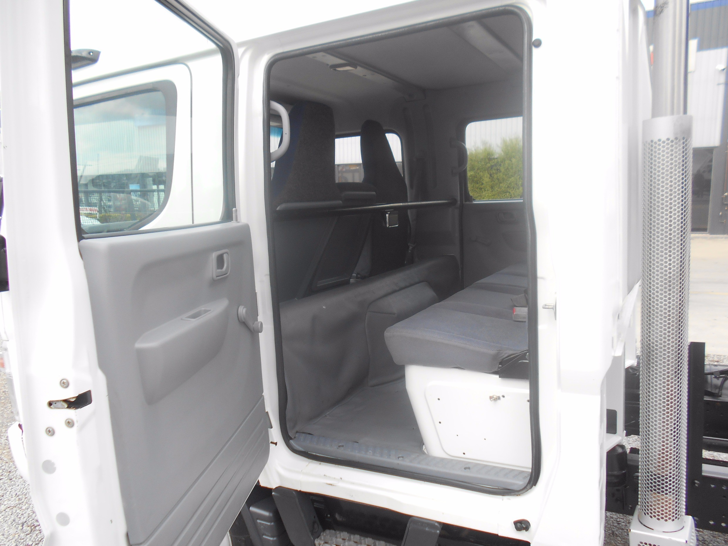 2007 MITSUBISHI CANTER ##DUAL CAB## TRUCK MANUAL CAB CHASSIS