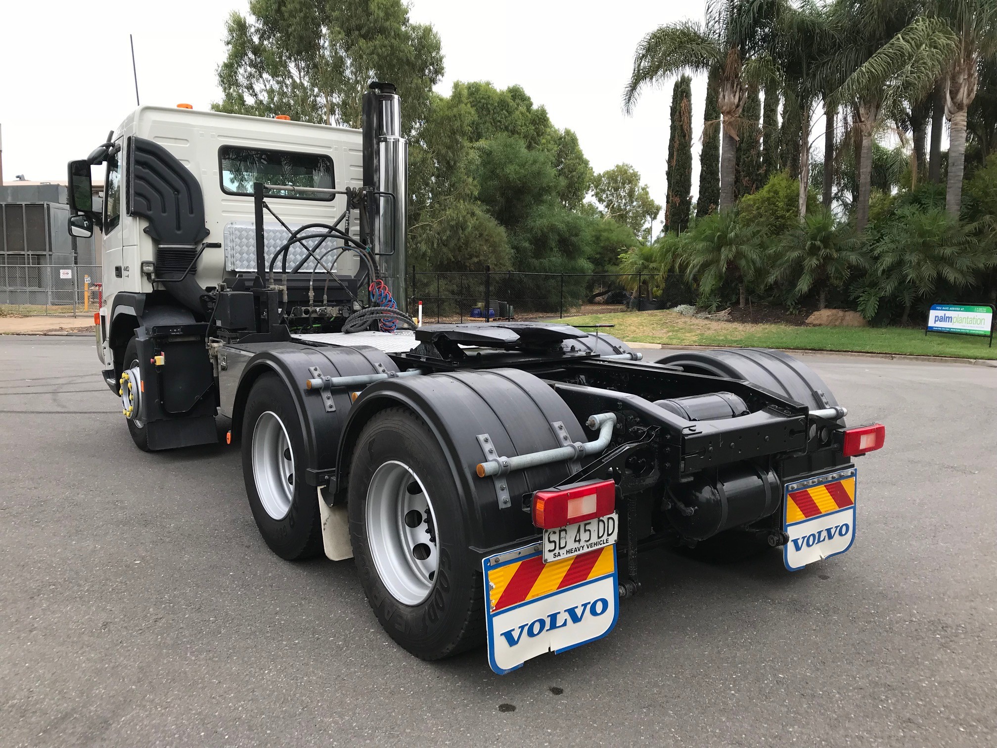 2010 VOLVO FM440 FM440 6X4 DAY CAB TRUCK AUTOMATIC PRIMEMOVER