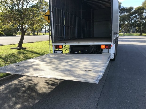 2009 UD PK10 PK 265 6X2 TRUCK MANUAL CURTAINSIDER