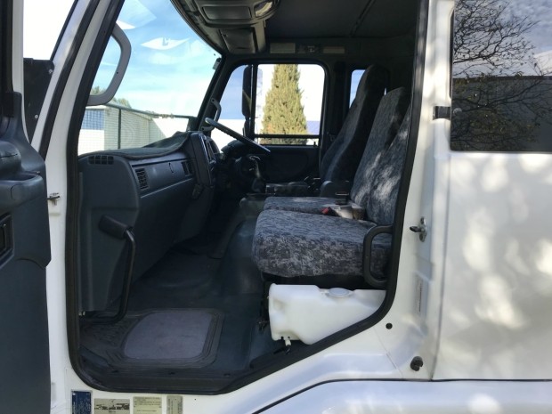 2009 UD PK10 PK 265 6X2 TRUCK MANUAL CURTAINSIDER