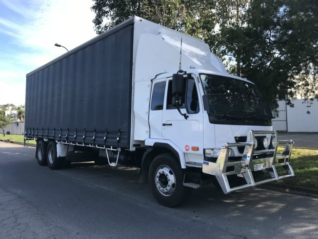 2009 UD PK10 PK 265 6X2 TRUCK MANUAL CURTAINSIDER
