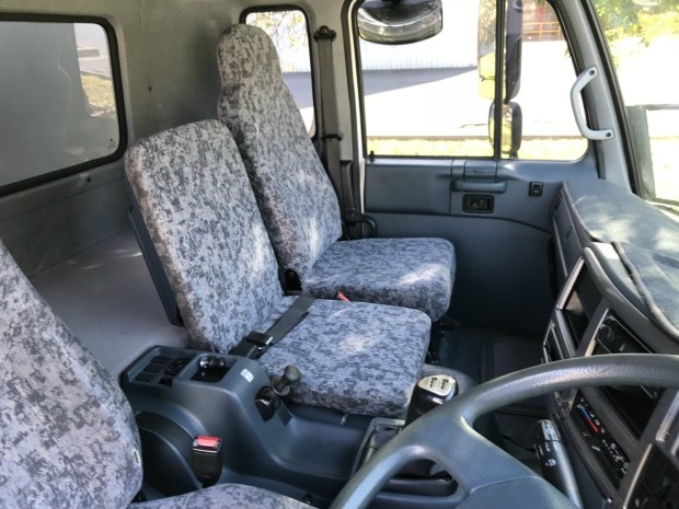 2009 UD PK10 PK 265 6X2 TRUCK MANUAL CURTAINSIDER