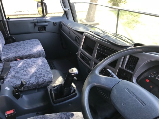 2009 UD PK10 PK 265 6X2 TRUCK MANUAL CURTAINSIDER
