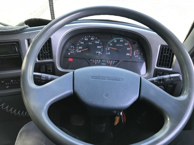 2009 UD PK10 PK 265 6X2 TRUCK MANUAL CURTAINSIDER