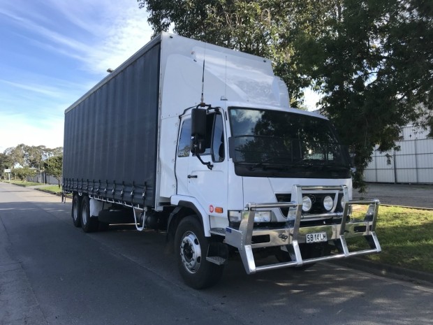 2009 UD PK10 PK 265 6X2 TRUCK MANUAL CURTAINSIDER