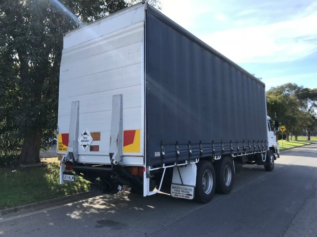 2009 UD PK10 PK 265 6X2 TRUCK MANUAL CURTAINSIDER