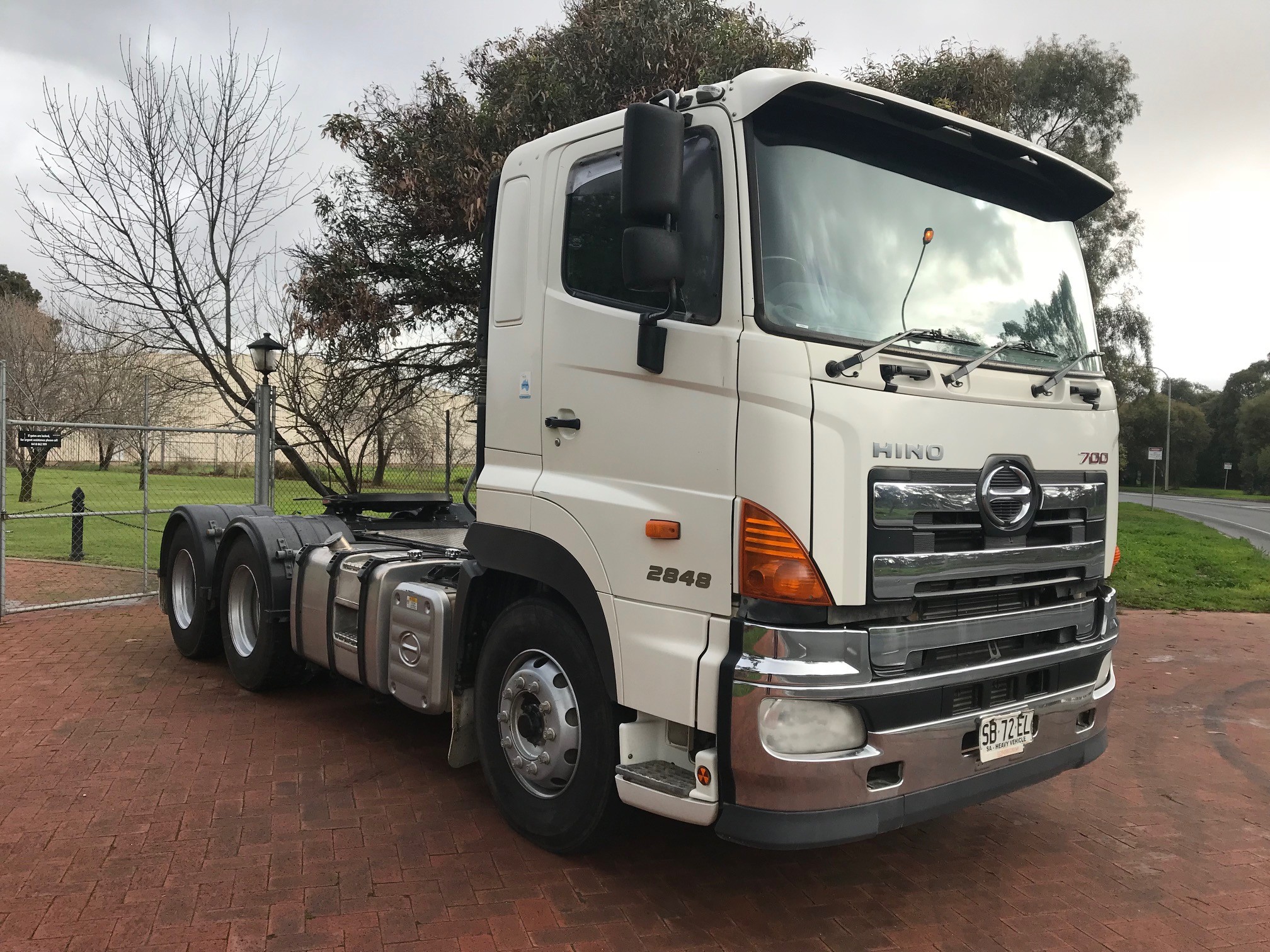 2010 HINO SS - 700 SERIES 2848 TRUCK AMT PRIMEMOVER