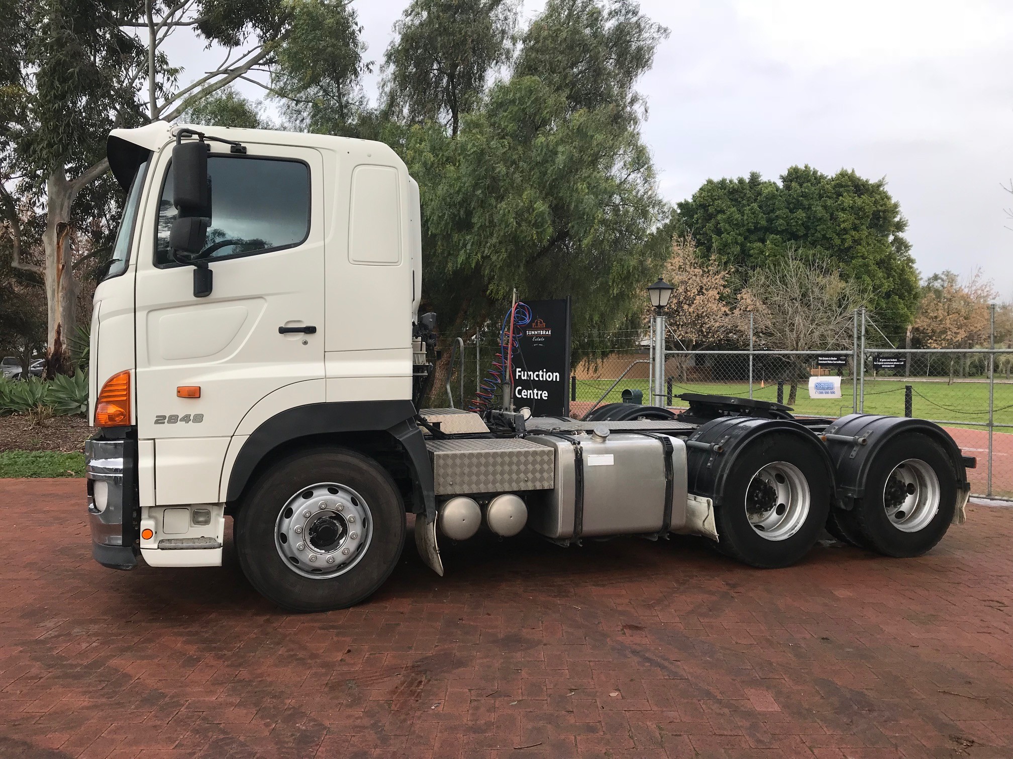 2010 HINO SS - 700 SERIES 2848 TRUCK AMT PRIMEMOVER