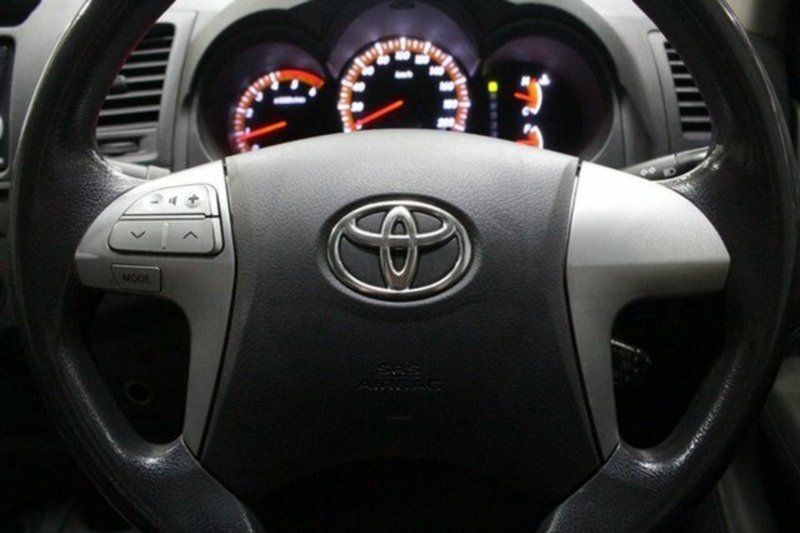 2013 TOYOTA HILUX SR (4x4) KUN26R MY12