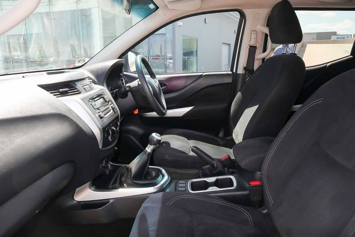 2015 NISSAN NAVARA NP300 D23 6 SP MANUAL DOUBLE CAB UTILITY