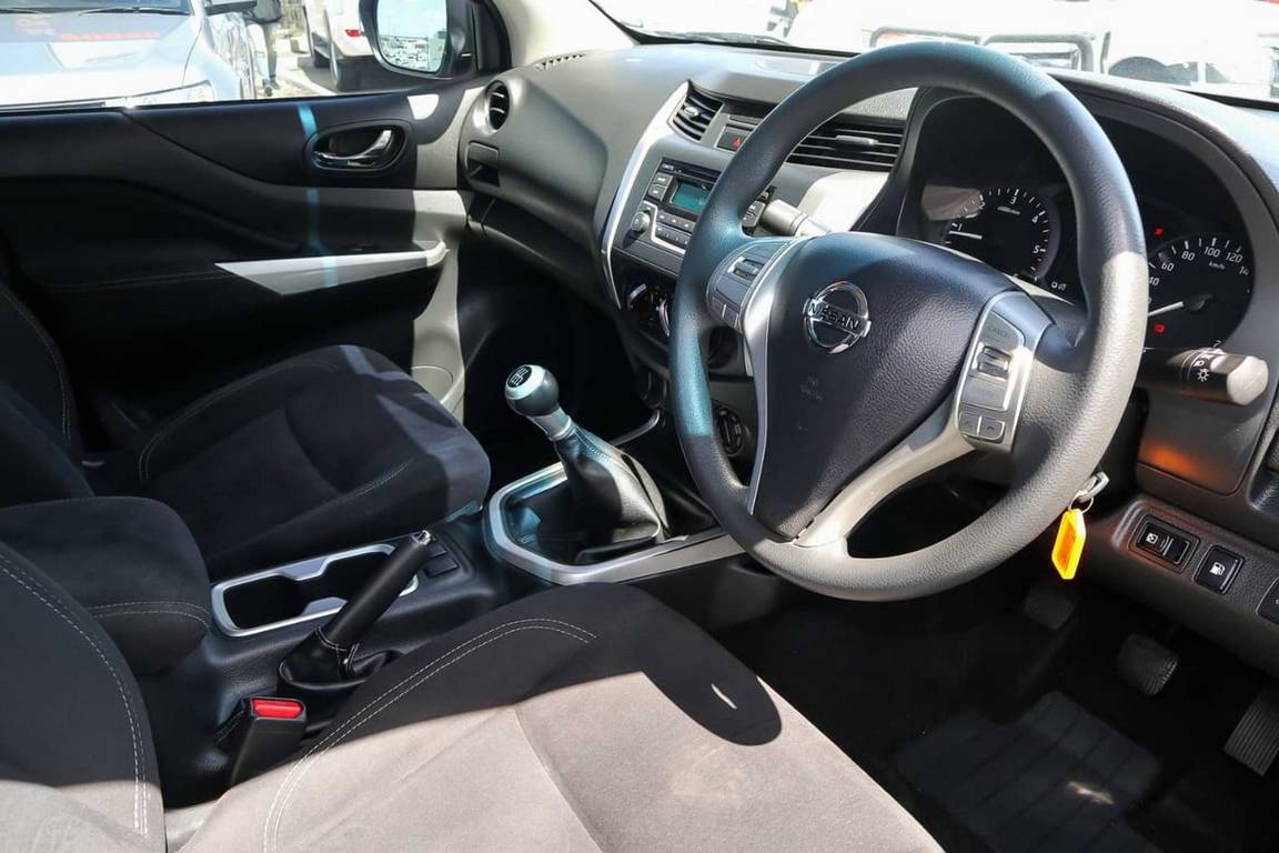 2015 NISSAN NAVARA NP300 D23 6 SP MANUAL DOUBLE CAB UTILITY