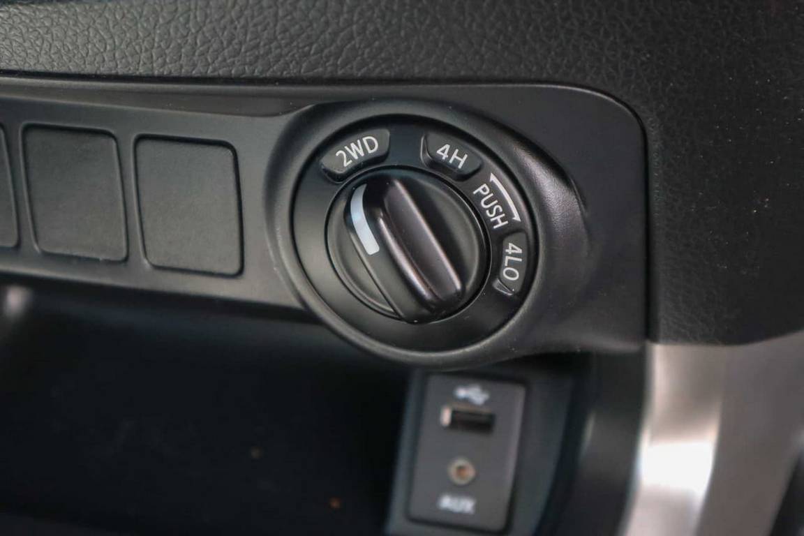 2015 NISSAN NAVARA NP300 D23 6 SP MANUAL DOUBLE CAB UTILITY