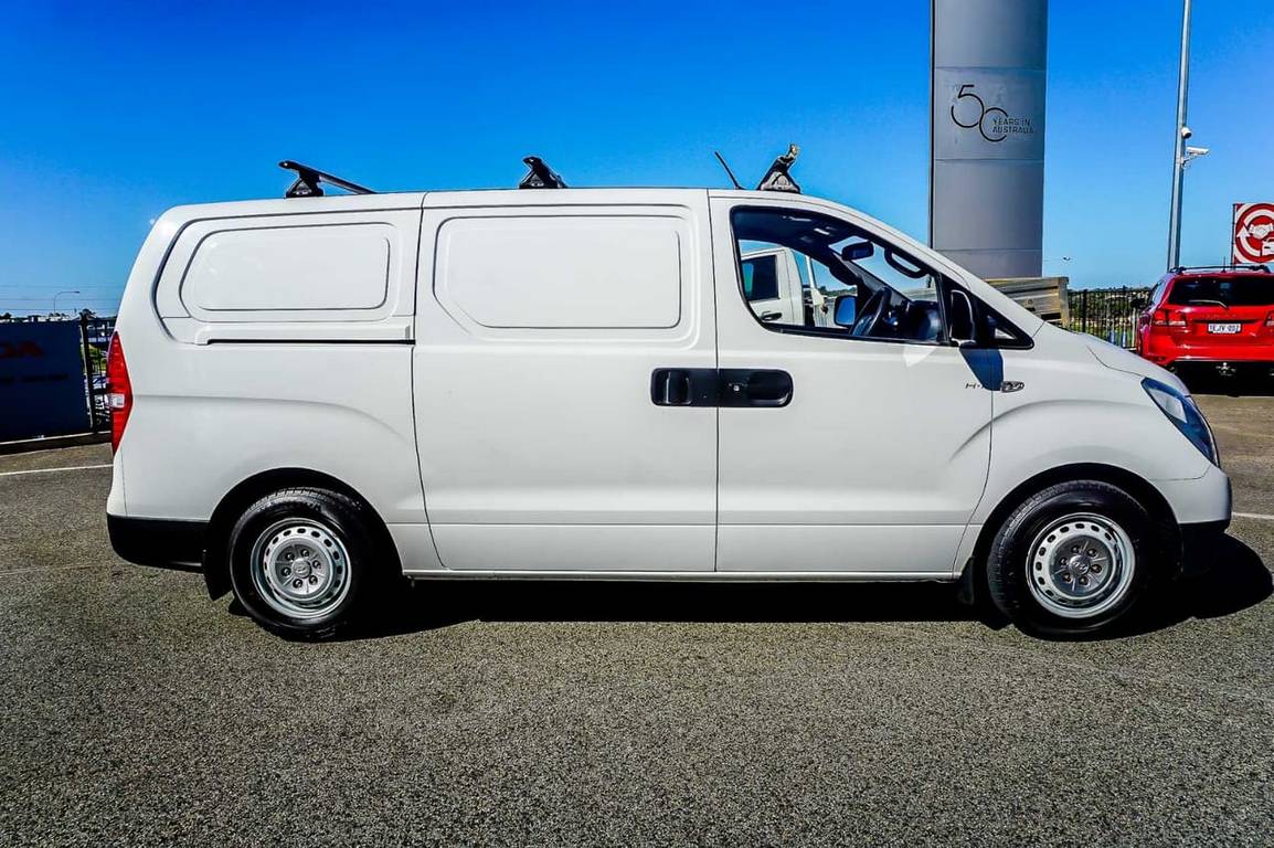 2013 HYUNDAI ILOAD TQ MY13 5 SP AUTOMATIC 4D VAN