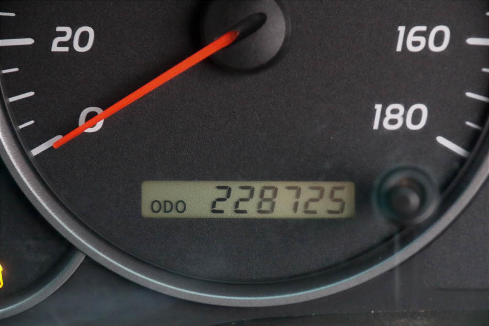 2004 TOYOTA LANDCRUISER PRADO GRJ120R GXL MANUAL WAGON