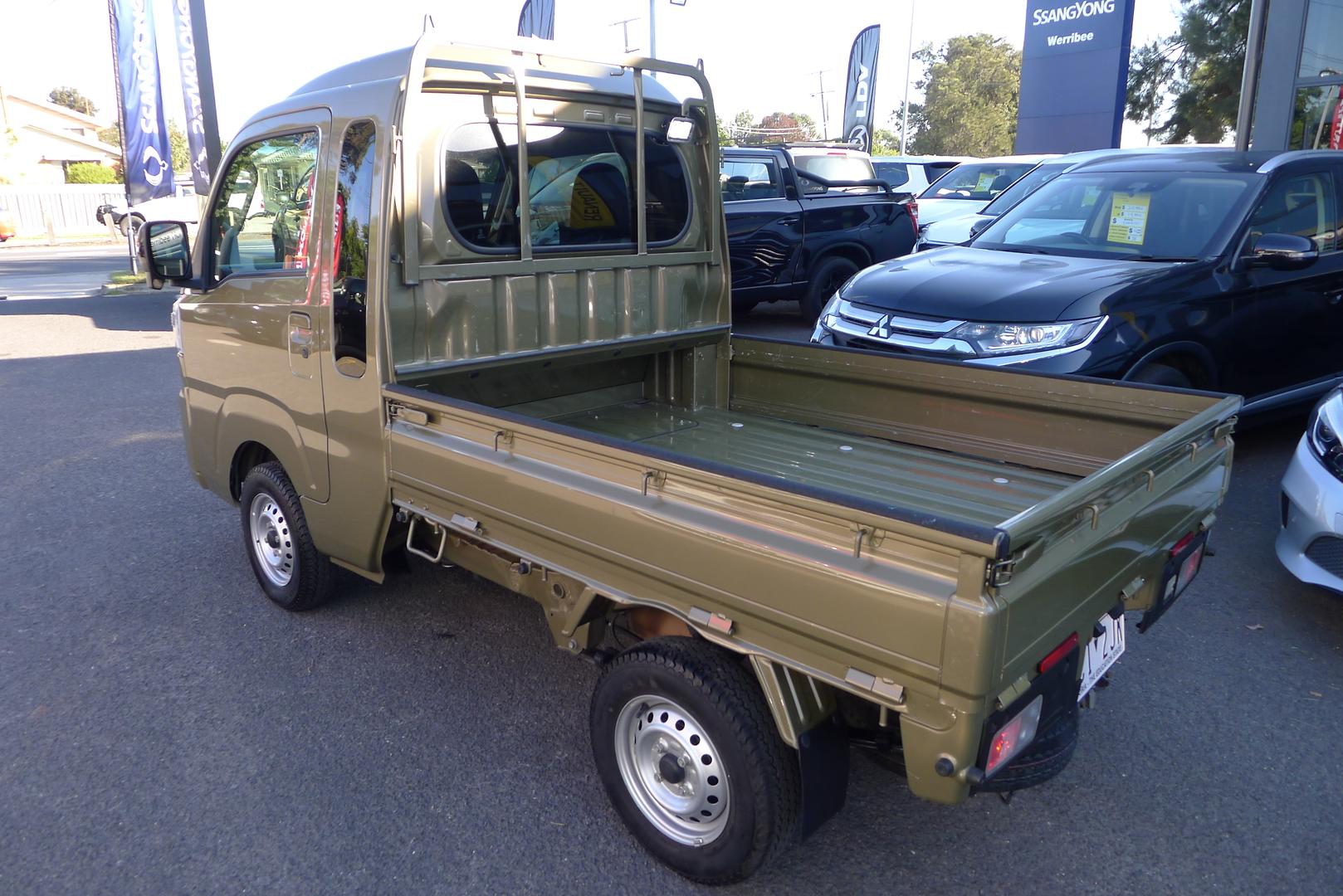 2022 DAIHATSU HI-JET JUMBO AUTO TRAY
