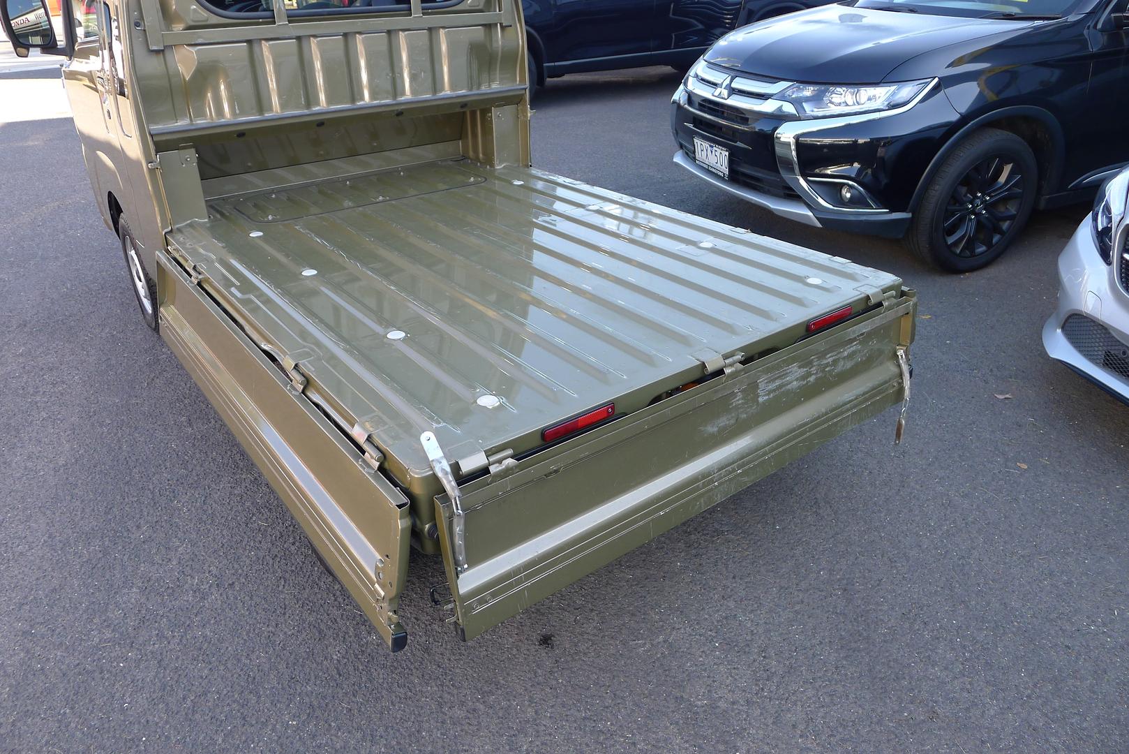 2022 DAIHATSU HI-JET JUMBO AUTO TRAY