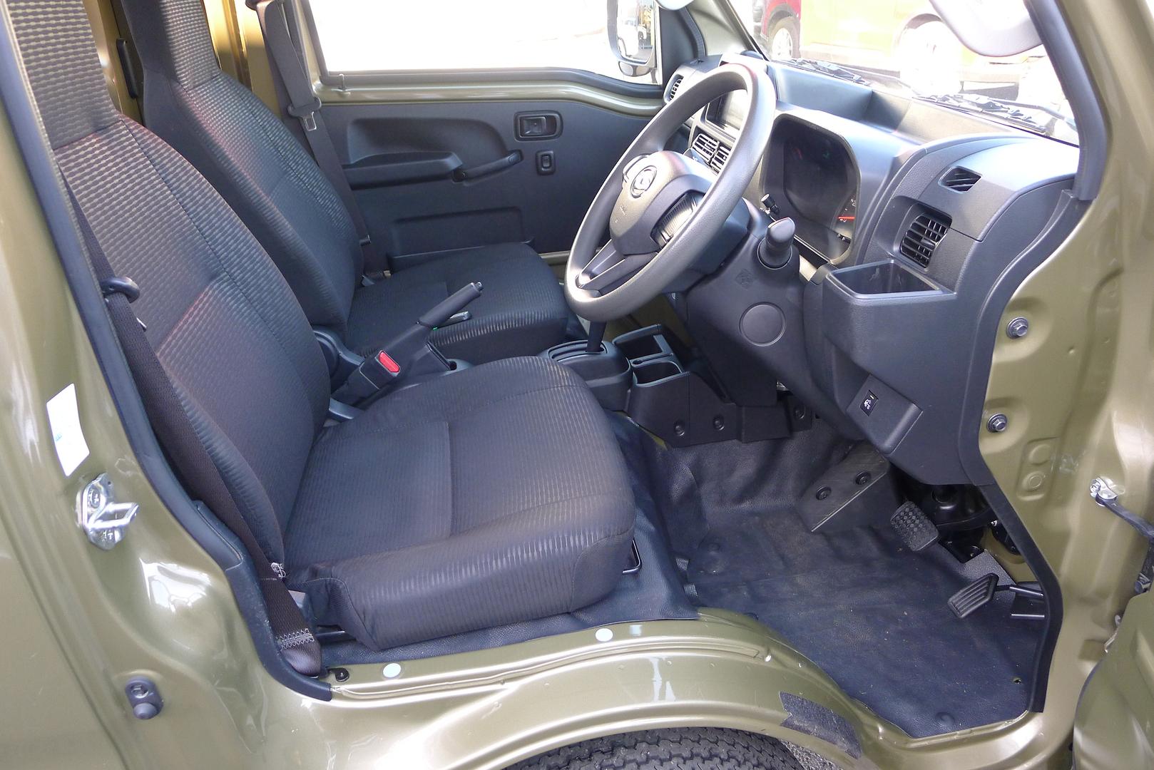 2022 DAIHATSU HI-JET JUMBO AUTO TRAY