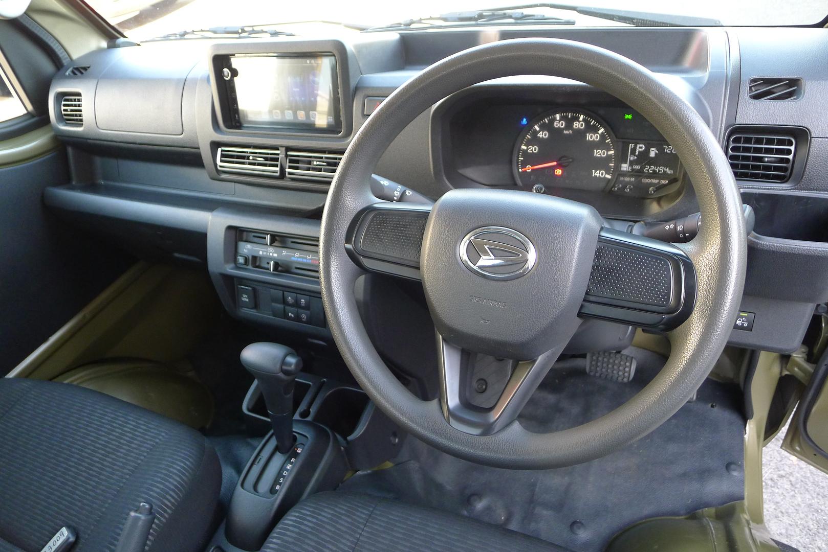 2022 DAIHATSU HI-JET JUMBO AUTO TRAY