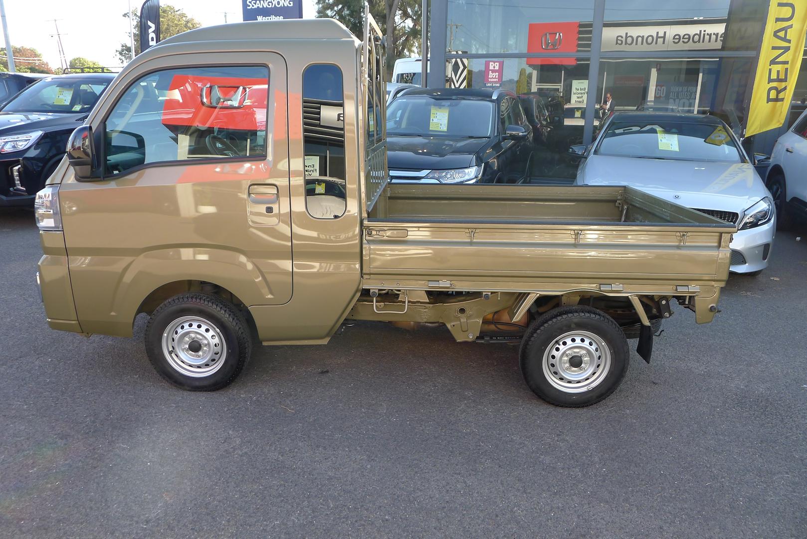2022 DAIHATSU HI-JET JUMBO AUTO TRAY