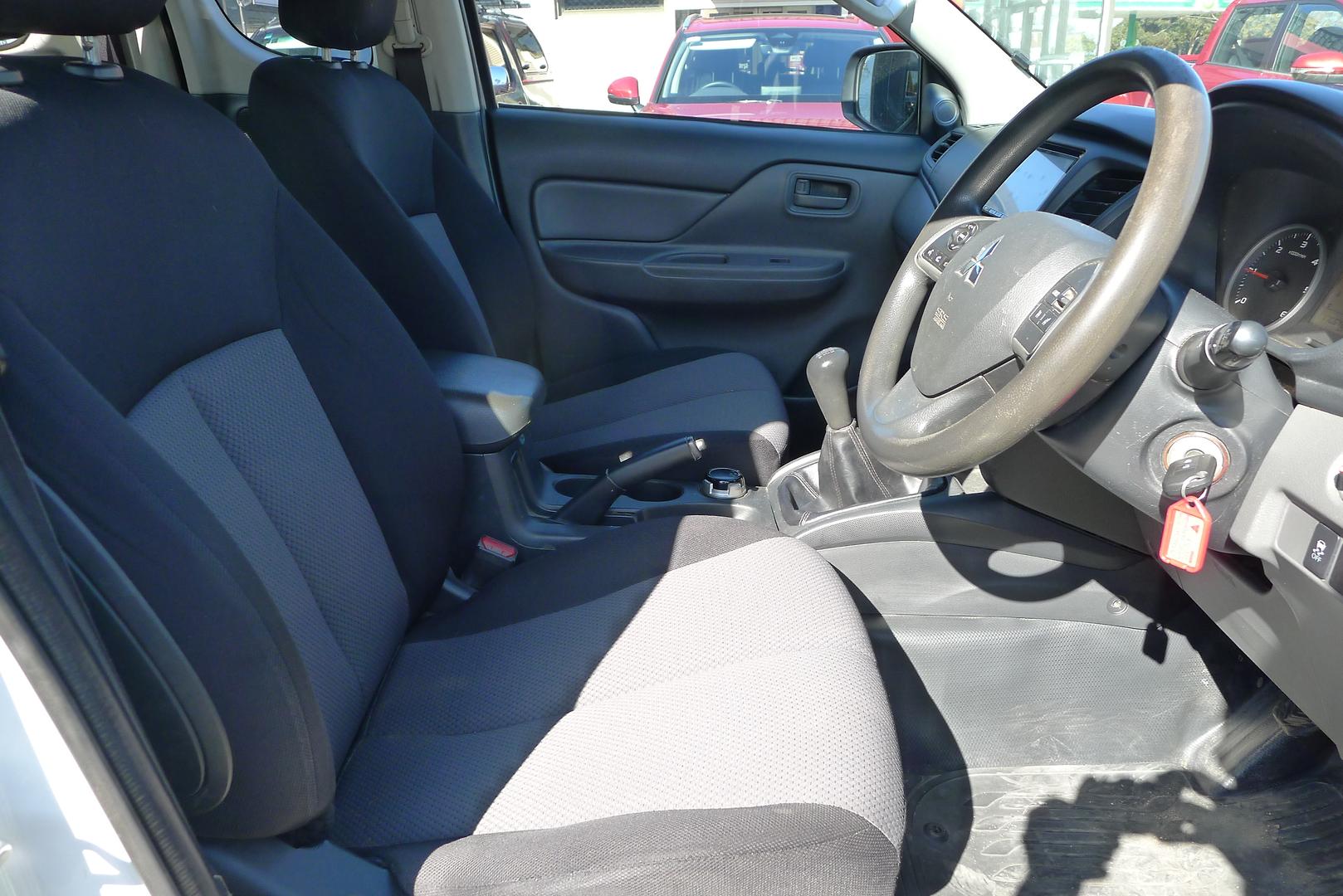2016 MITSUBISHI TRITON GLX MQ MANUAL 4X4 MY17 C/CHAS