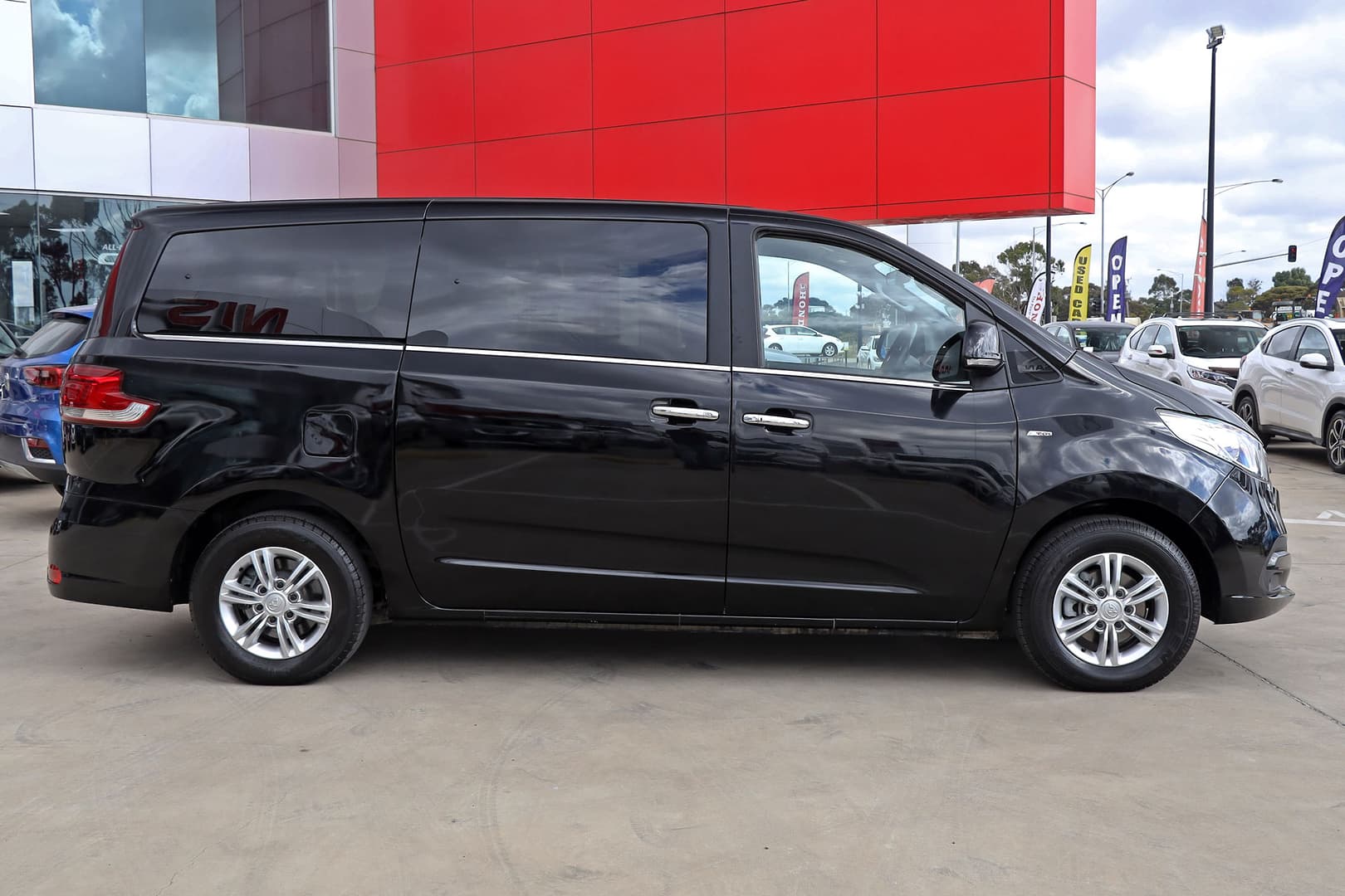 2017 LDV G10 SV7A SPORTS AUTOMATIC WAGON