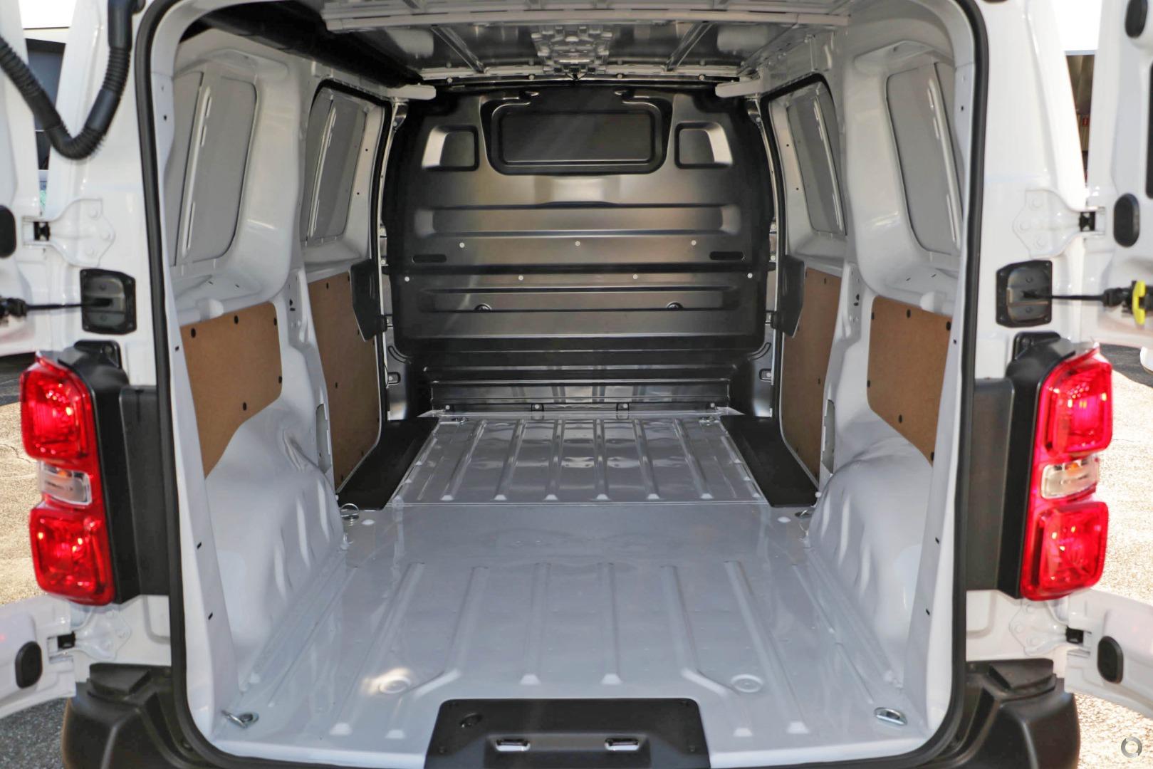 2025 PEUGEOT EXPERT PRO SWB AUTO