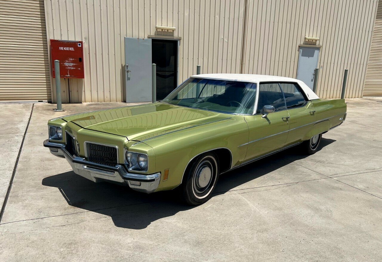 1971 OLDSMOBILE NINETY-EIGHT LUXURY 3 SP AUTOMATIC 4D HARDTOP