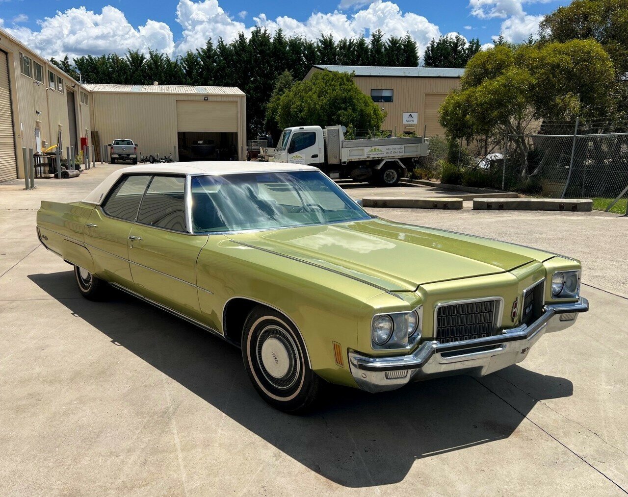 1971 OLDSMOBILE NINETY-EIGHT LUXURY 3 SP AUTOMATIC 4D HARDTOP
