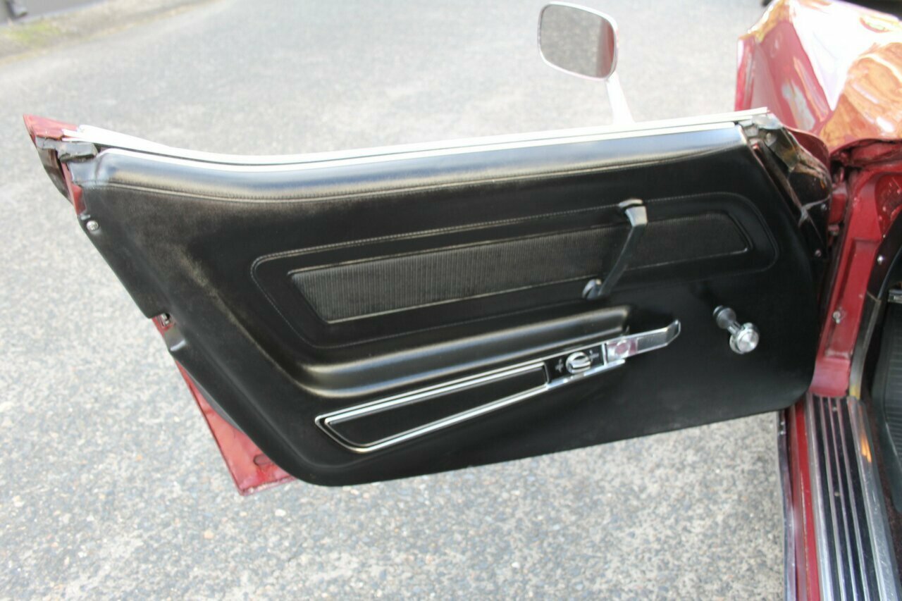 1974 CHEVROLET CORVETTE STINGRAY AUTO COUPE