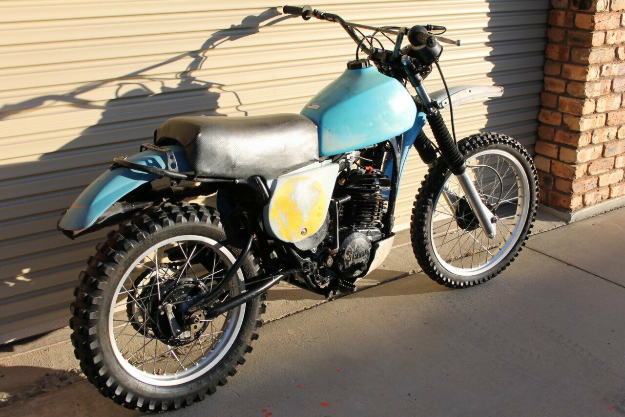 1977 YAMAHA IT400 ENDURO