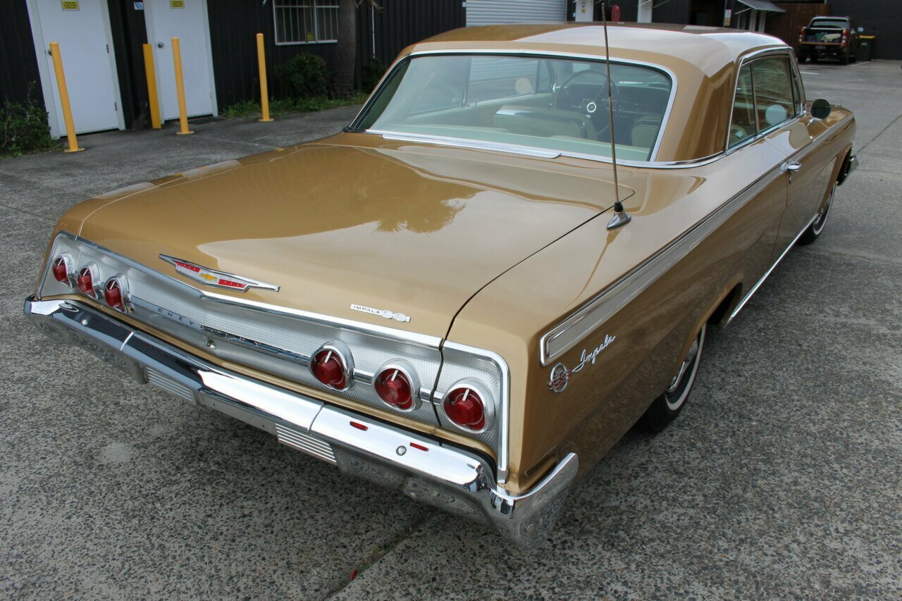 1962 CHEVROLET IMPALA SS 409 MANUAL COUPE